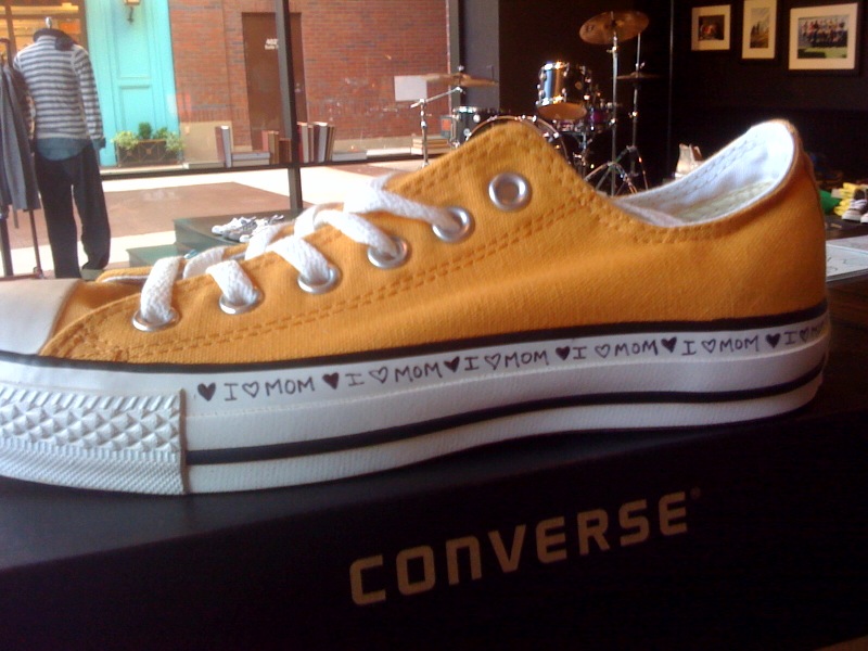 momchucks momchucks